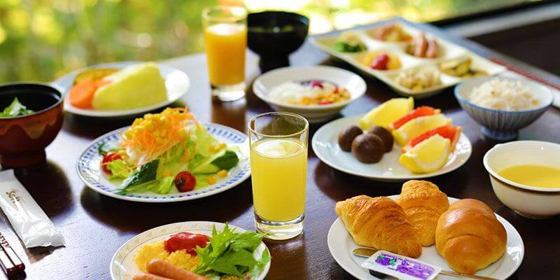 品数豊富な朝食バイキング