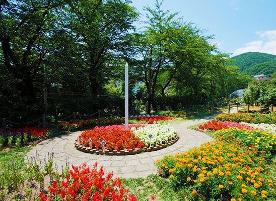 宮沢賢治が設計した日時計花壇